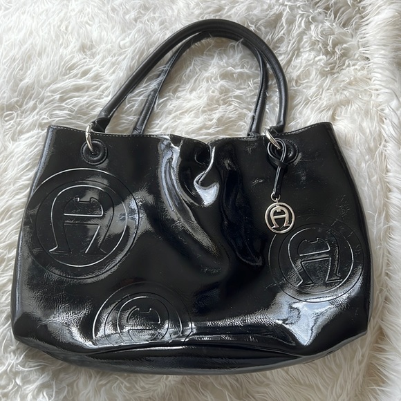 Etienne Aigner Patent Leather Signature Embossed Handbag Purse Black - Picture 1 of 11